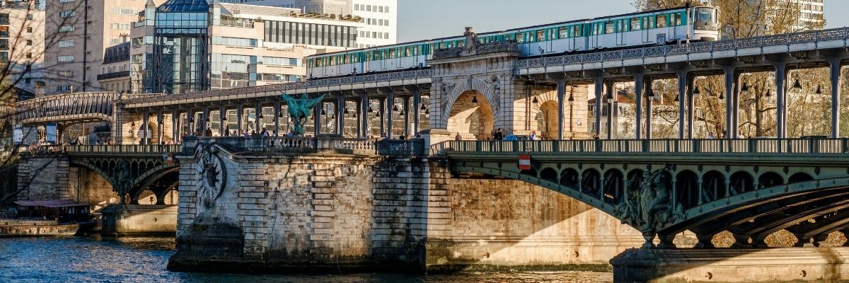 Yeni Bir Hayata Uyum Rehberi Yurtdışında Yaşayanlar İçin Pratik Öneriler